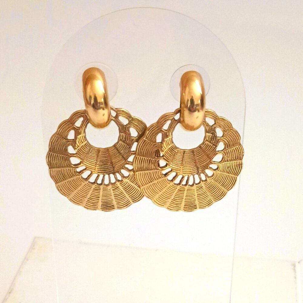 1928 Vintage Door Knocker Earrings Gold Tone Round Ribbed Open Work Post Jewelry